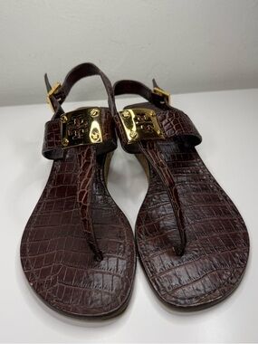 Tory Burch Dark Brown Croc-Embossed Leather Thong Sandals with Gold Logo Plate